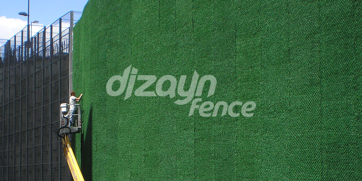 garden-grass-fence-maintaince