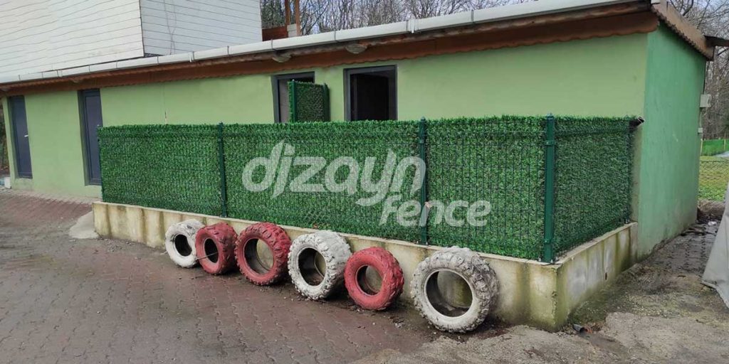 fake grass fence panels